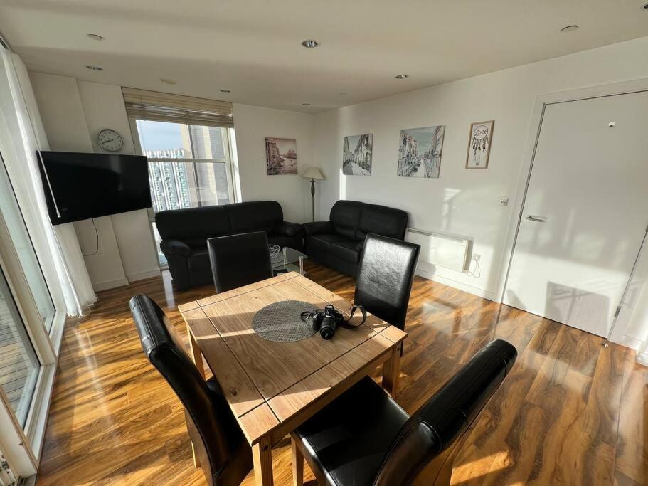 Spacious 2 Bedroom Flat Stunning Waterside View Μάντσεστερ Εξωτερικό φωτογραφία